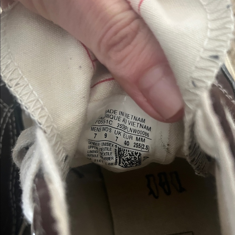 Converse High-Tops - Picture 11 of 11
